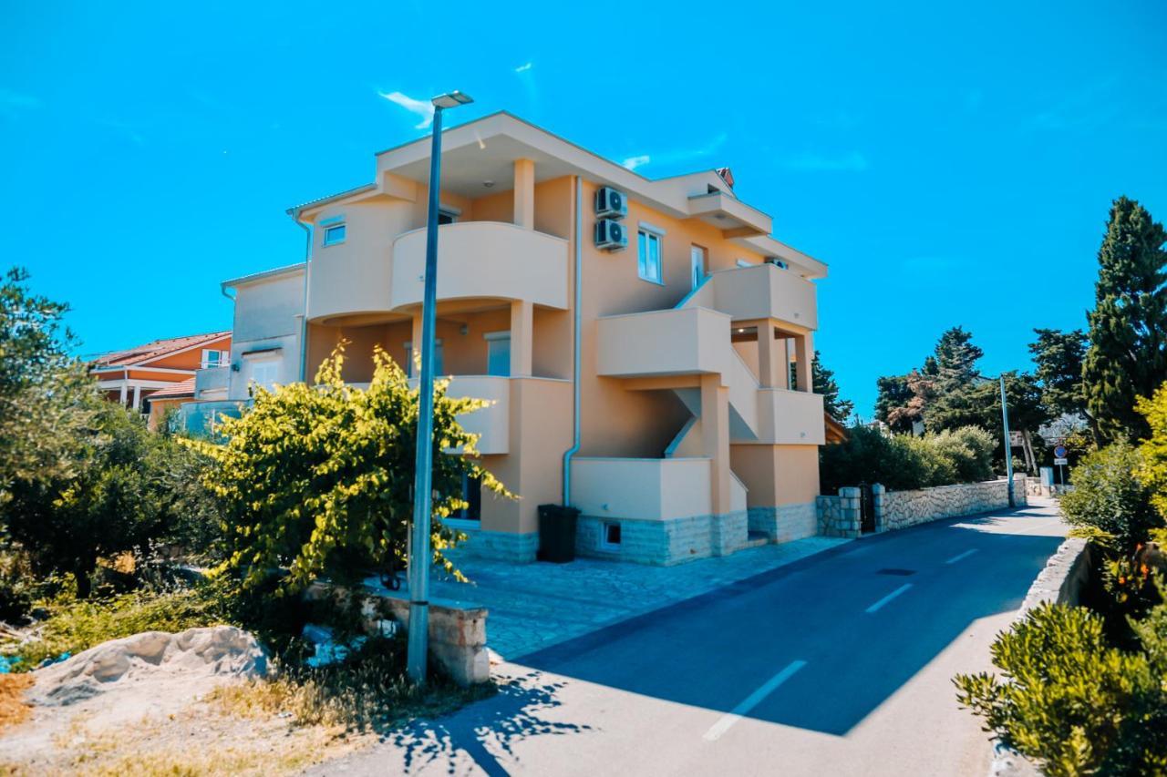 City Pool Apartments Novalja Exterior photo