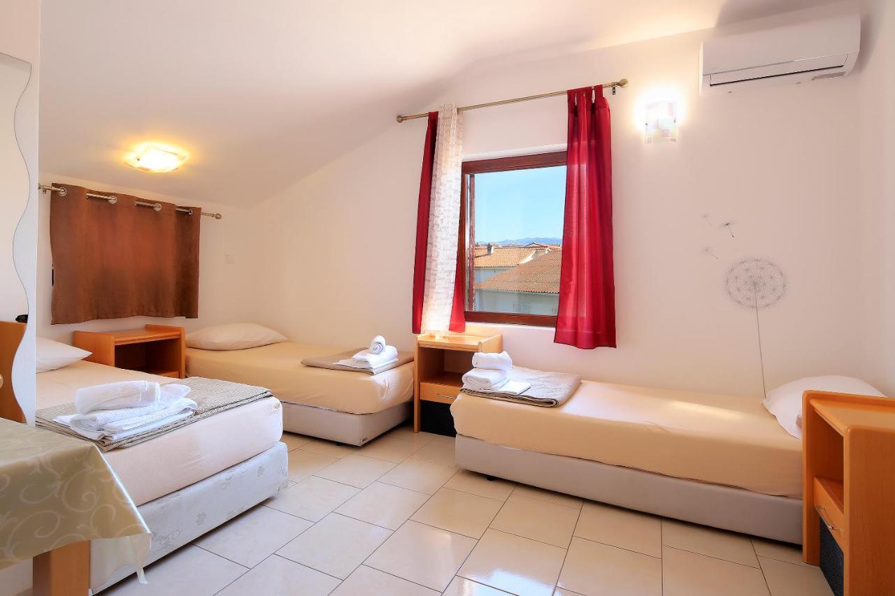 City Pool Apartments Novalja Exterior photo